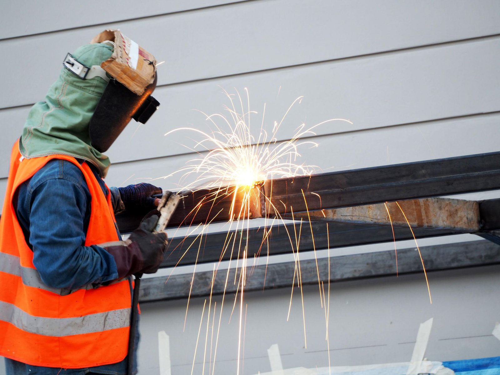 Best Flame Resistant Safety Vest for High-Risk Jobs