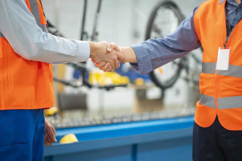 Sourcing Strategies: Negotiating Bulk Orders with Global PPE Clothing Suppliers Efficiently